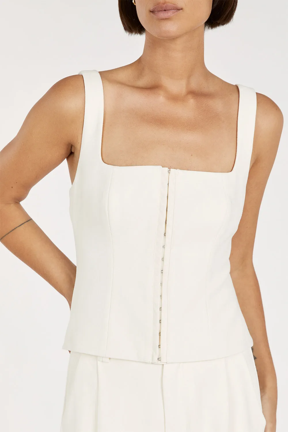 ROSA CREAM HOOK & EYE TOP